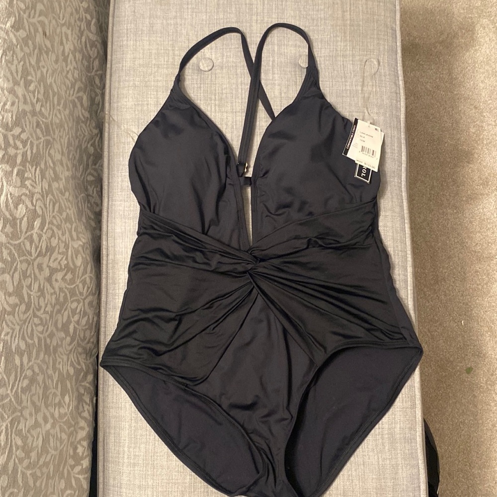 La Blanca Women’s Tummy Control Swimsuit